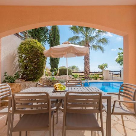 Resitour - Perneri Four Bedroom Villa Paphos Eksteriør billede