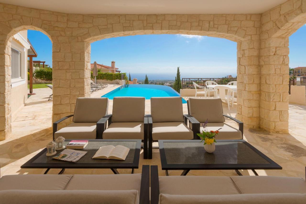 Resitour - Perneri Four Bedroom Villa Paphos Eksteriør billede