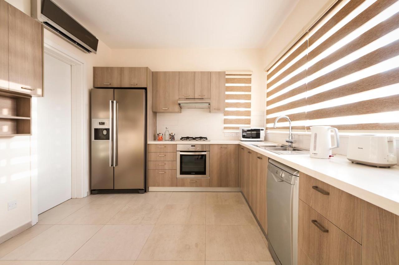 Resitour - Perneri Four Bedroom Villa Paphos Eksteriør billede