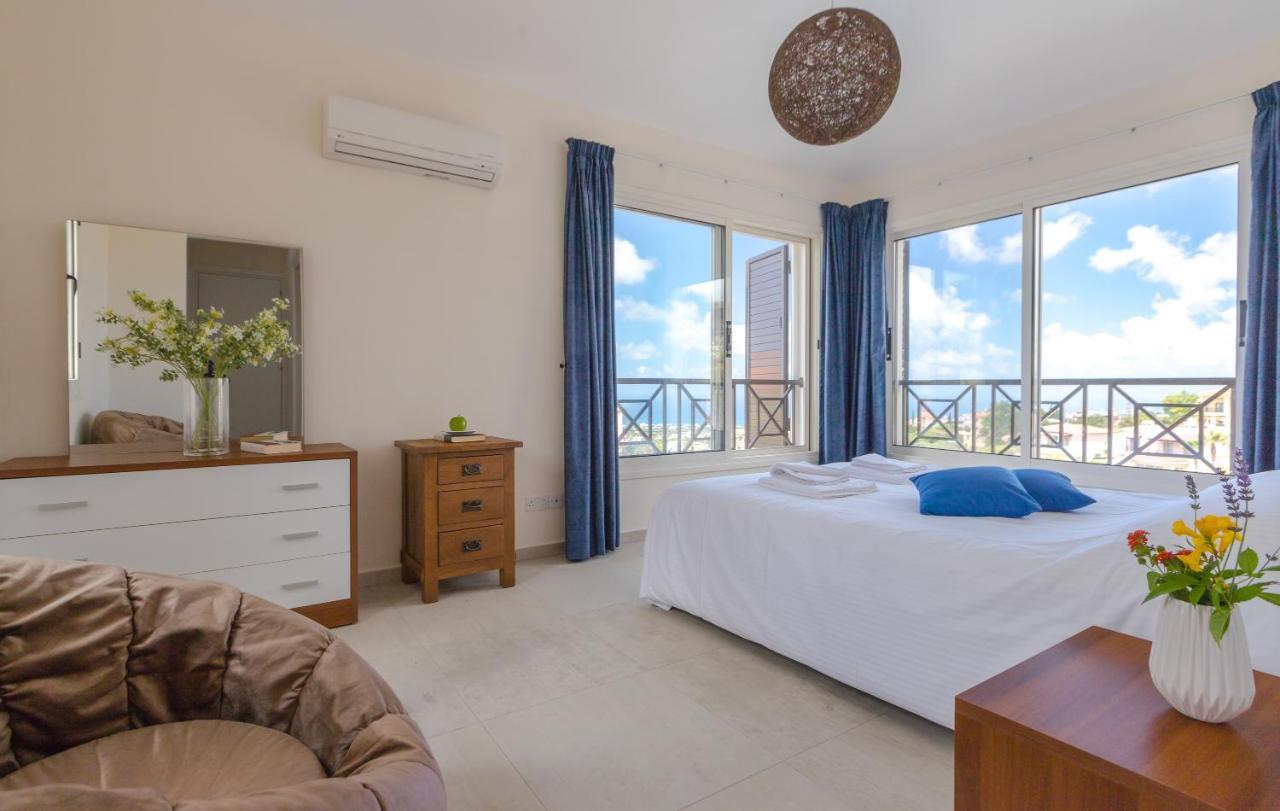 Resitour - Perneri Four Bedroom Villa Paphos Eksteriør billede