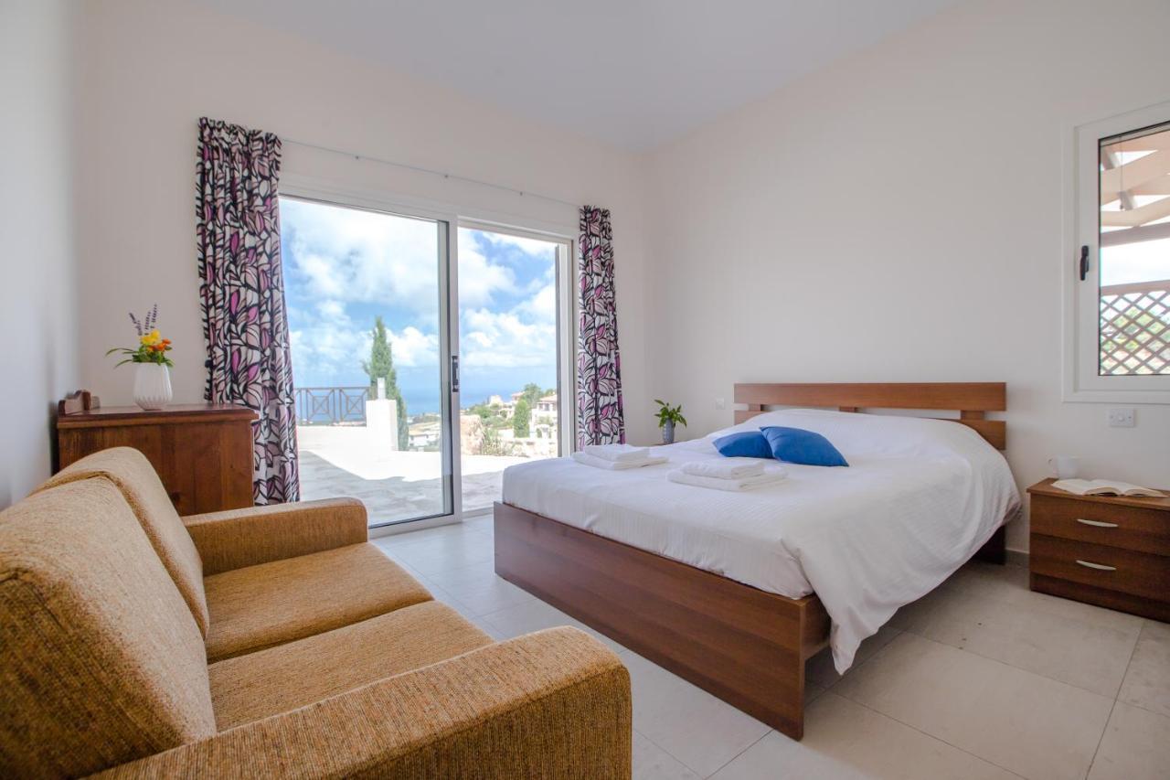 Resitour - Perneri Four Bedroom Villa Paphos Eksteriør billede