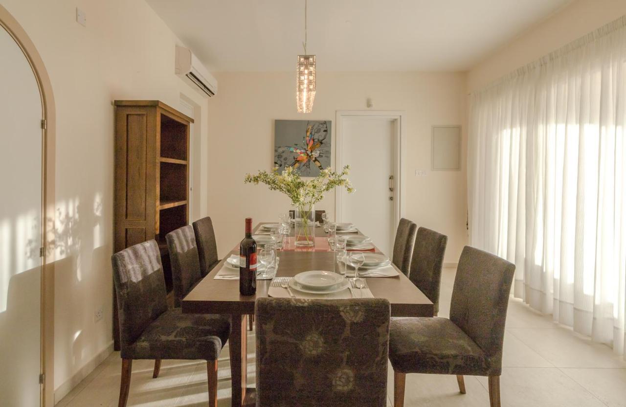 Resitour - Perneri Four Bedroom Villa Paphos Eksteriør billede